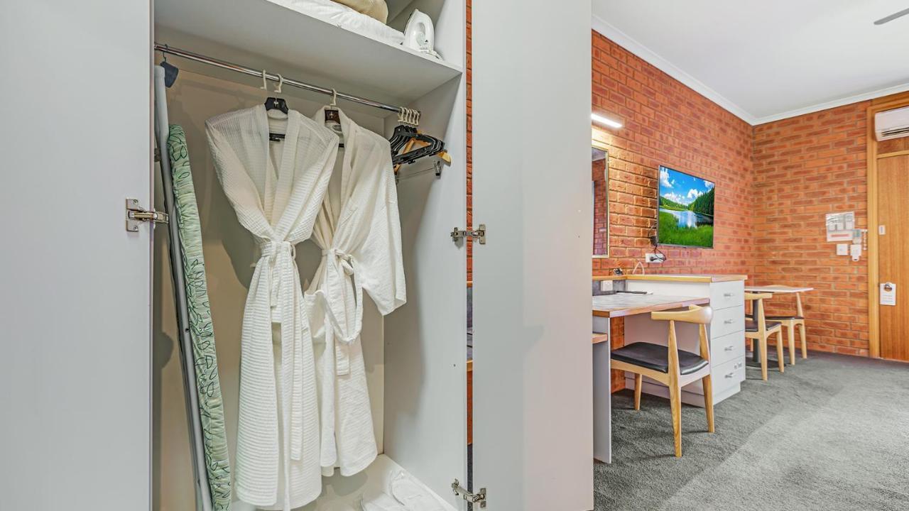 Golden River Motor Inn Моама Екстериор снимка
