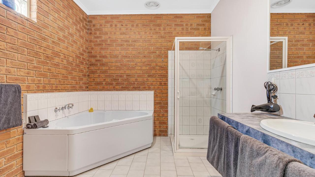 Golden River Motor Inn Моама Екстериор снимка