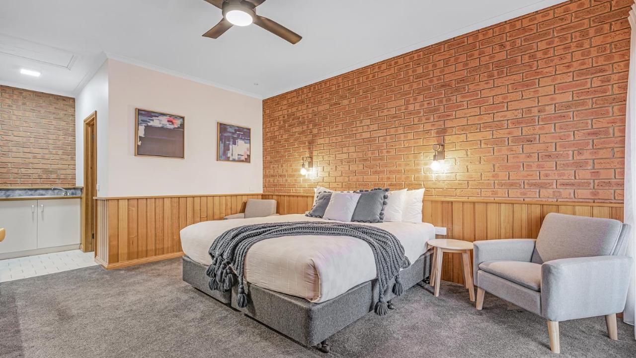 Golden River Motor Inn Моама Екстериор снимка
