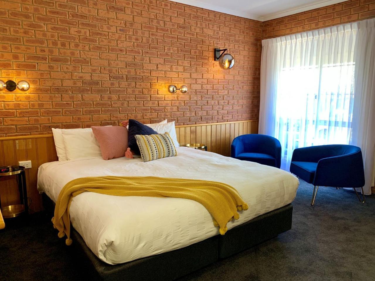 Golden River Motor Inn Моама Екстериор снимка
